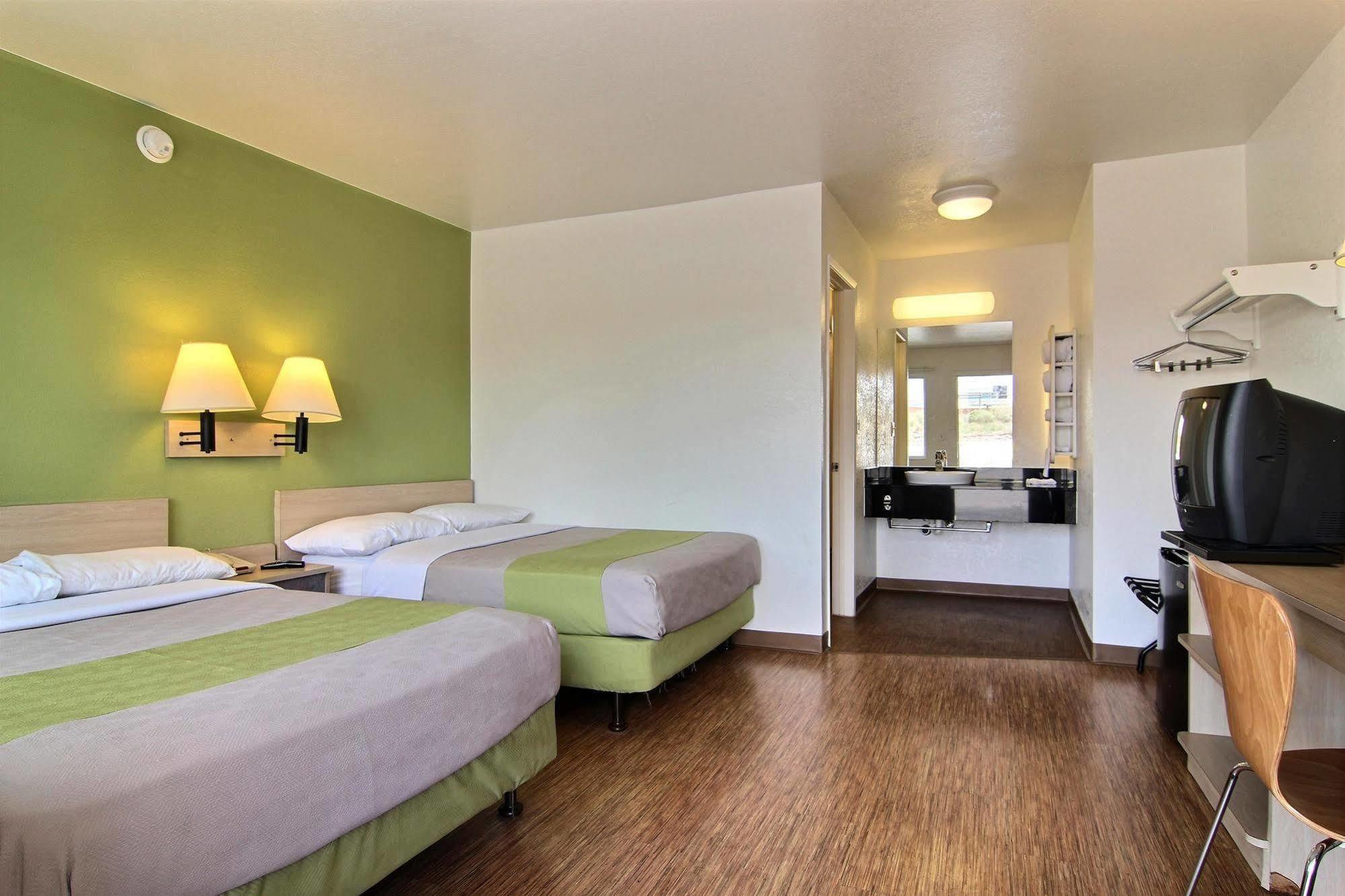 Motel 6-Albuquerque, Nm - Midtown Экстерьер фото